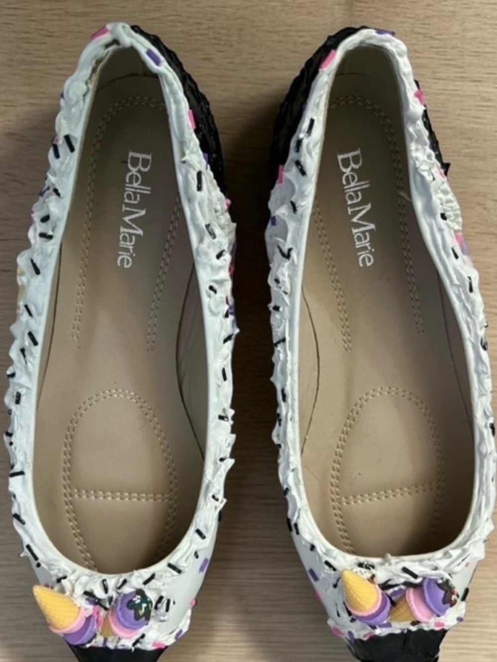🍦Handmade Waffle Cone Ice Cream Shoes With Sprinkles!
Pointy toe, Size 8 - Picture 4 of 15